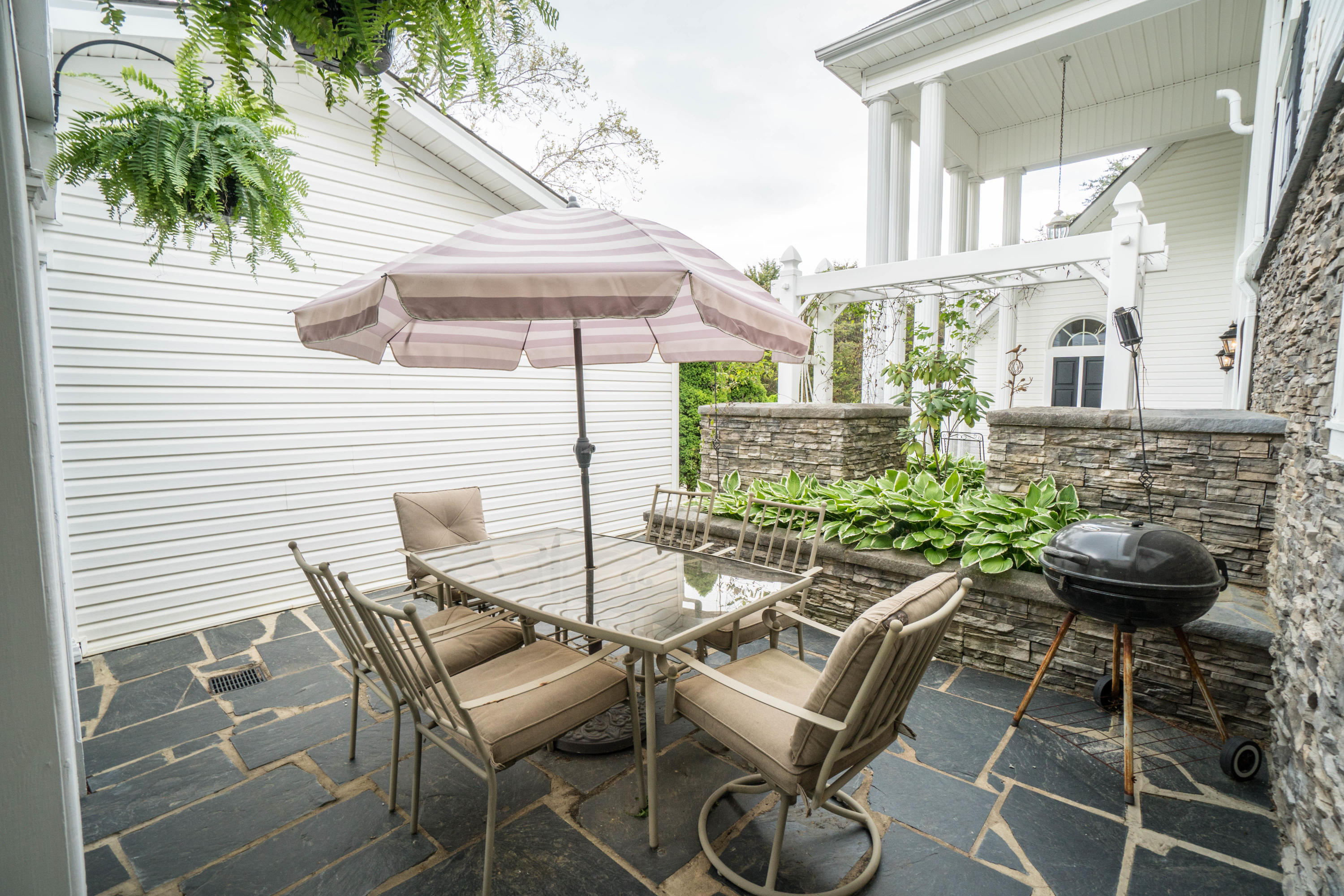 183 Stage Road Buchanan, VA 24066 - Photo 4 of 61 Patio area