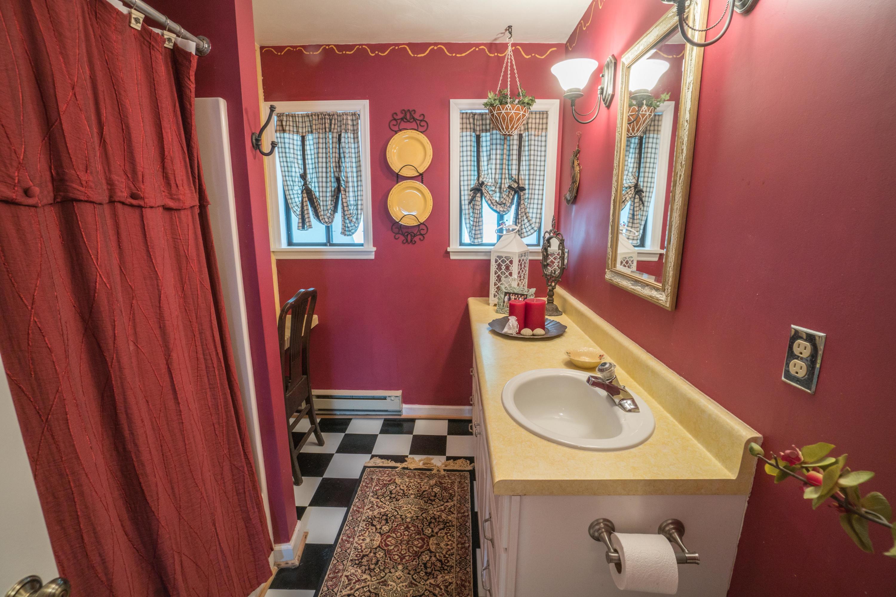 183 Stage Road Buchanan, VA 24066 - Photo 32 of 61 Bathroom Upper Level
