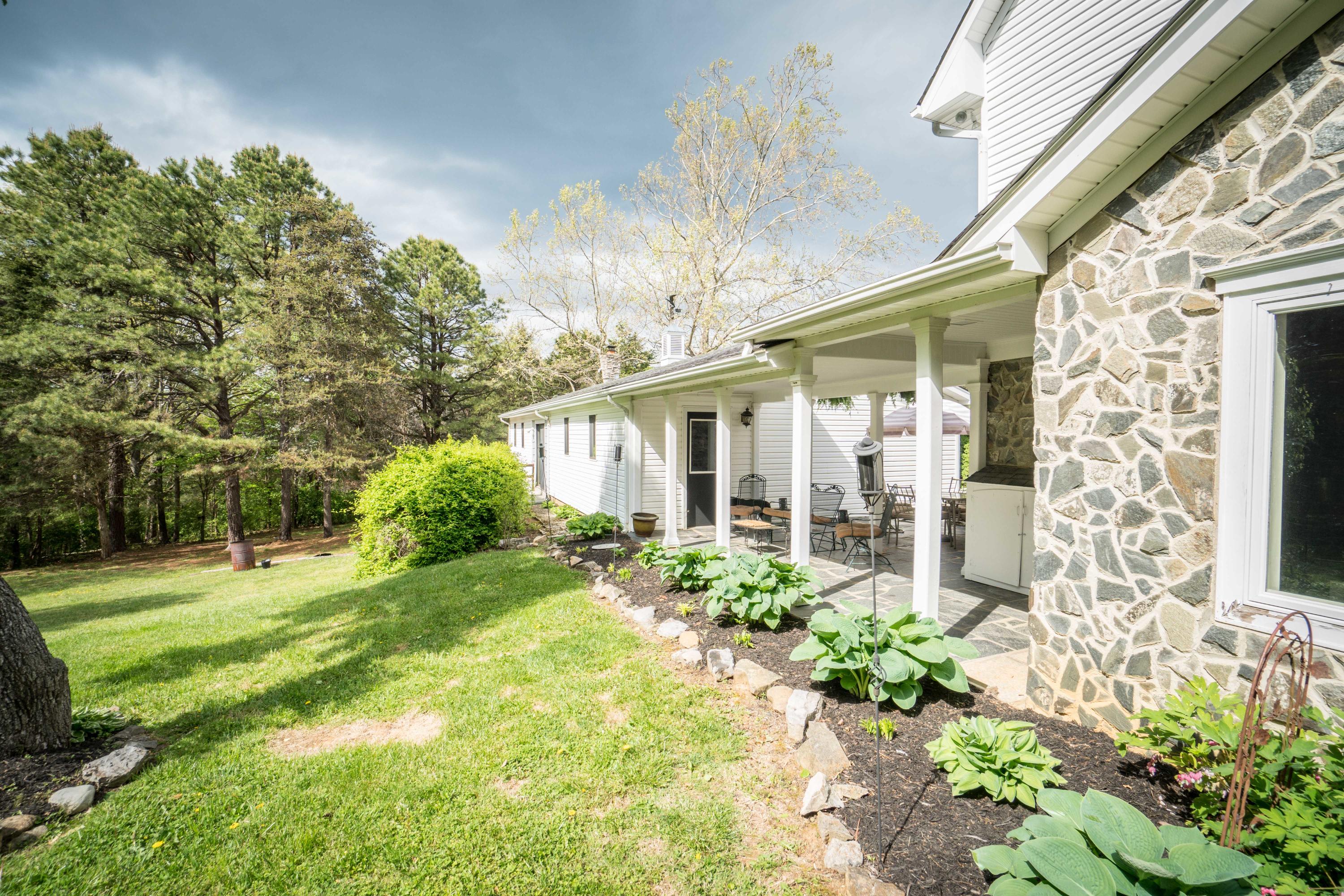 183 Stage Road Buchanan, VA 24066 - Photo 5 of 61 Side view to Patio