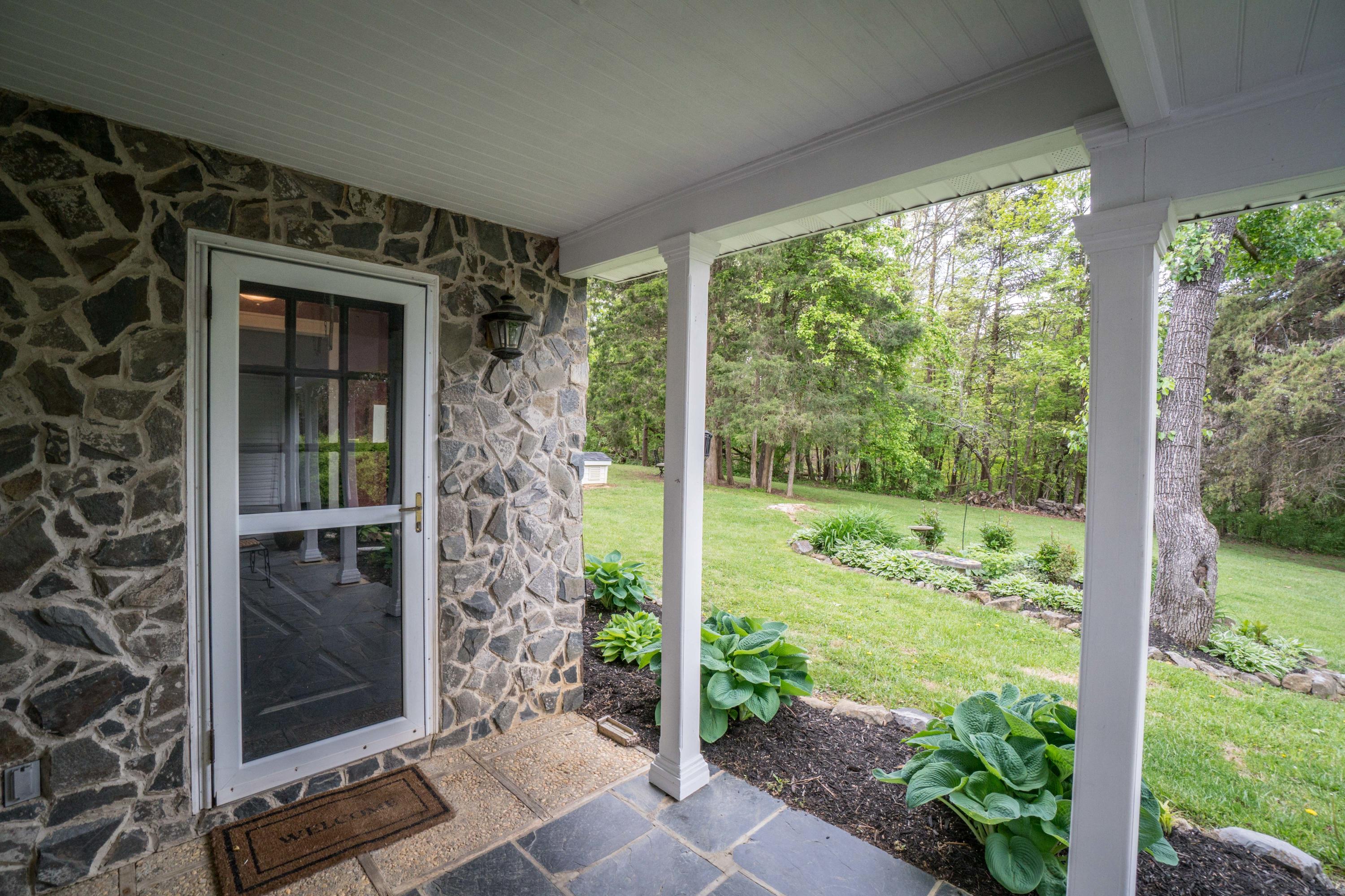 183 Stage Road Buchanan, VA 24066 - Photo 43 of 61 Patio to yard