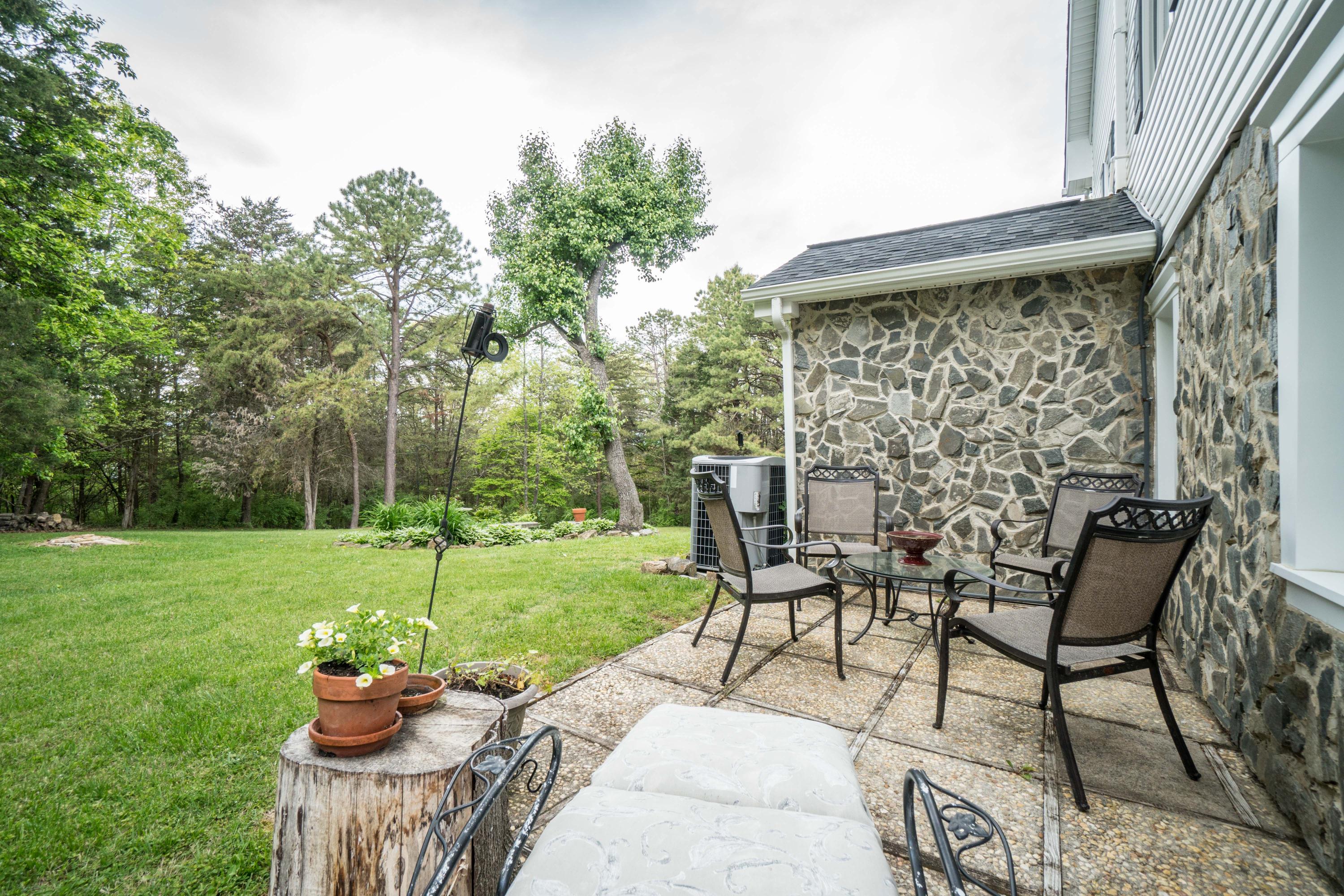 183 Stage Road Buchanan, VA 24066 - Photo 47 of 61 Patio to yard