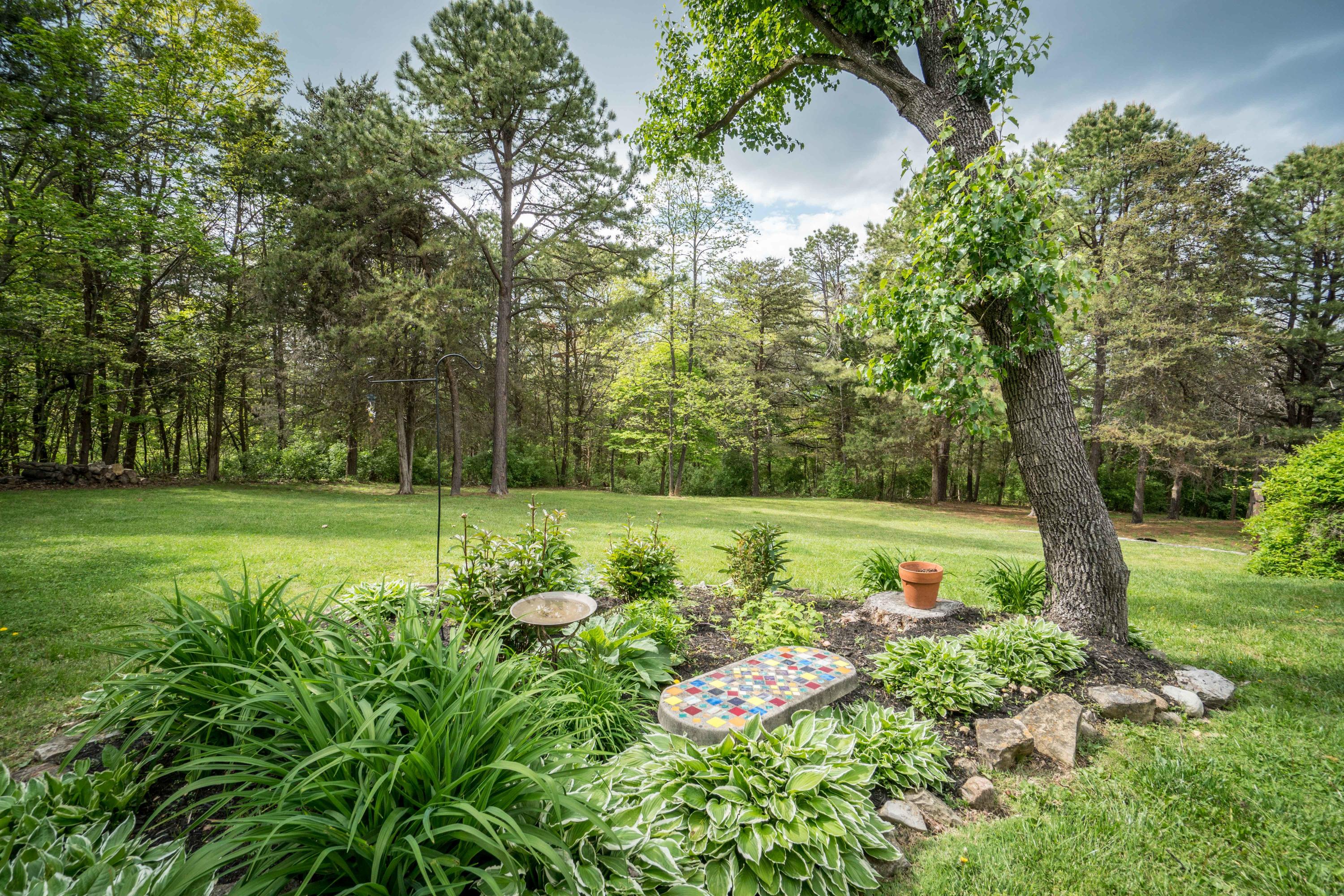 183 Stage Road Buchanan, VA 24066 - Photo 48 of 61 Landscaping