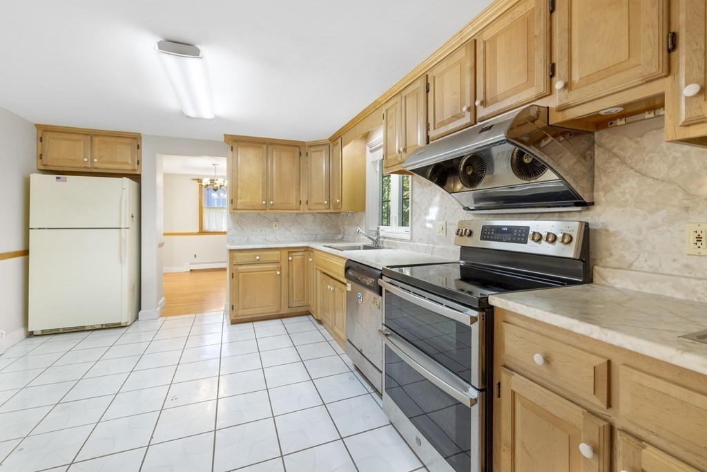 5 Freemont Street Lexington, MA 02421 - Photo 8 of 24