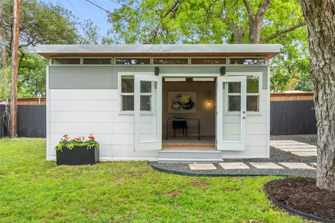 $1,495,000 | 5721 Louise Lane, Austin, TX 78757