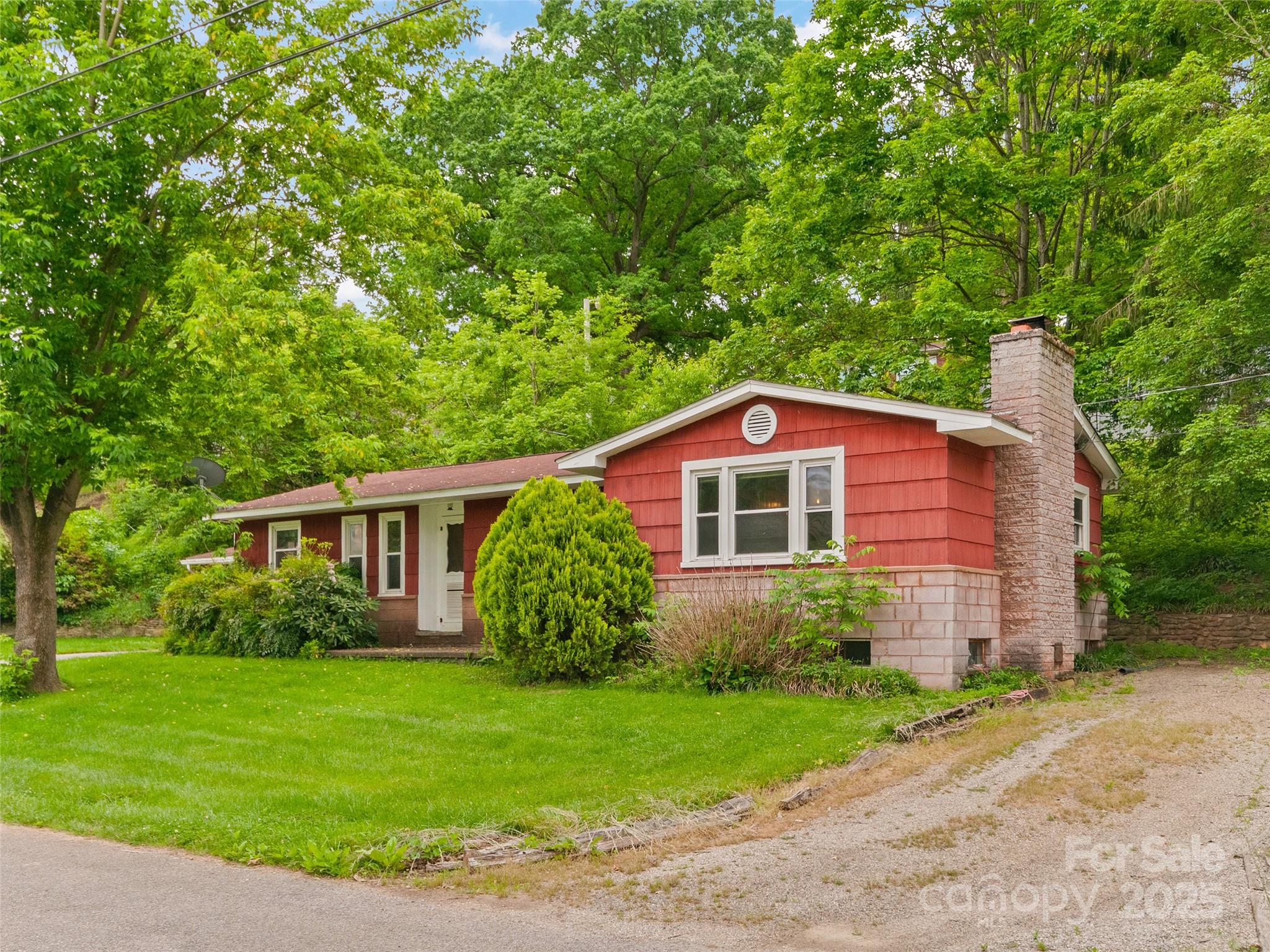 49 Caring Pl Loop Clyde, NC 28721 - Photo 1 of 18