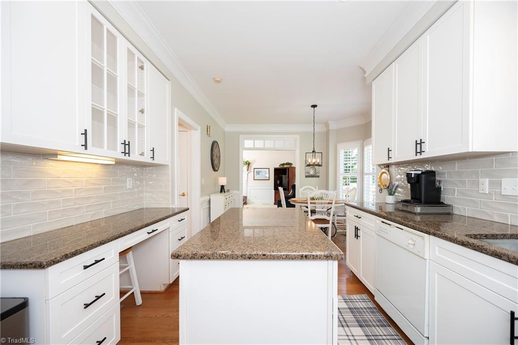 8930 Doubletree Lane Clemmons, NC 27012 - Photo 15 of 48 Kitchen