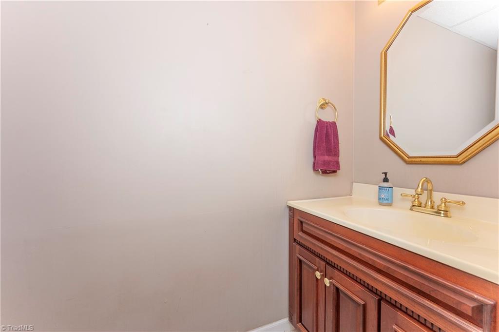 8930 Doubletree Lane Clemmons, NC 27012 - Photo 38 of 48 Basement Half Bath