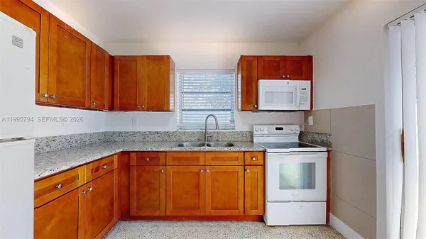 $3,100 | 2436 Northwest 11th Street, Unit 2436, Miami, FL 33125