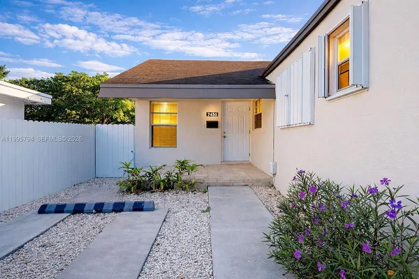 $3,100 | 2436 Northwest 11th Street, Unit 2436, Miami, FL 33125