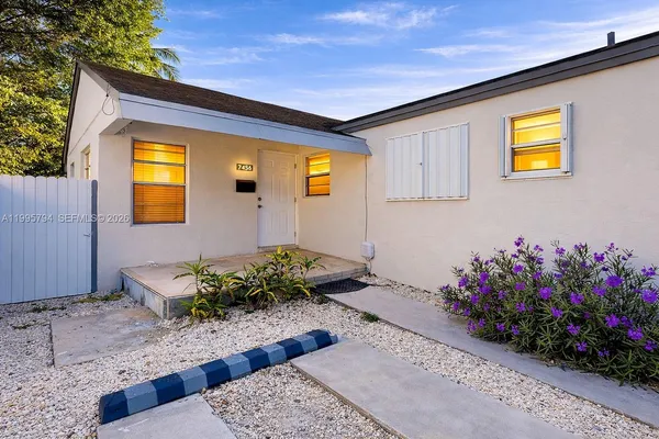 $3,100 | 2436 Northwest 11th Street, Unit 2436, Miami, FL 33125