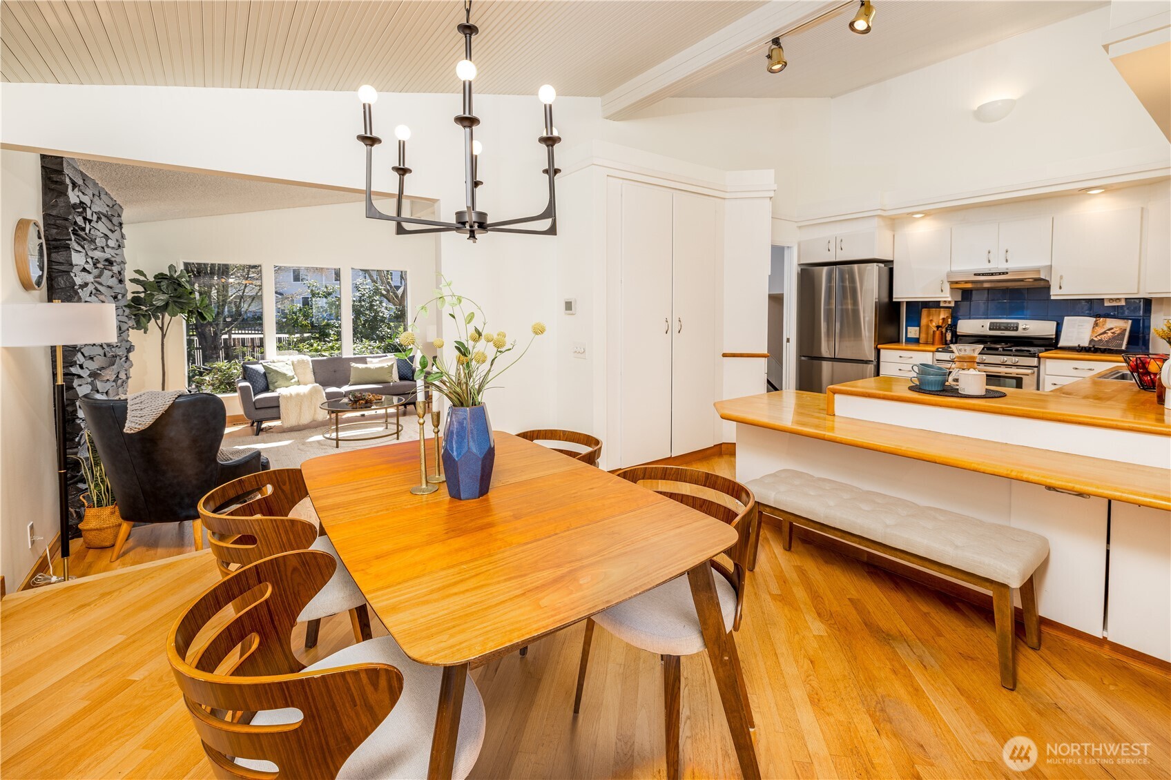 8523 224th Street Southwest Edmonds, WA 98026 - Photo 12 of 38