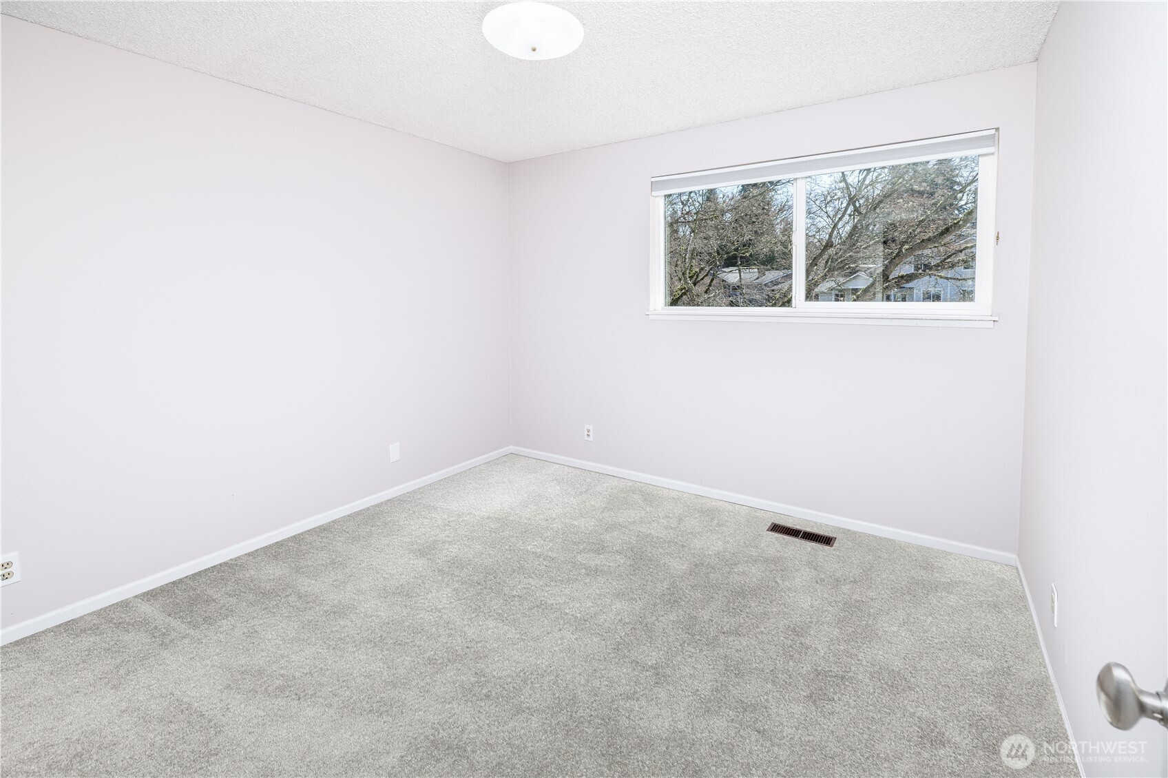 8523 224th Street Southwest Edmonds, WA 98026 - Photo 18 of 38