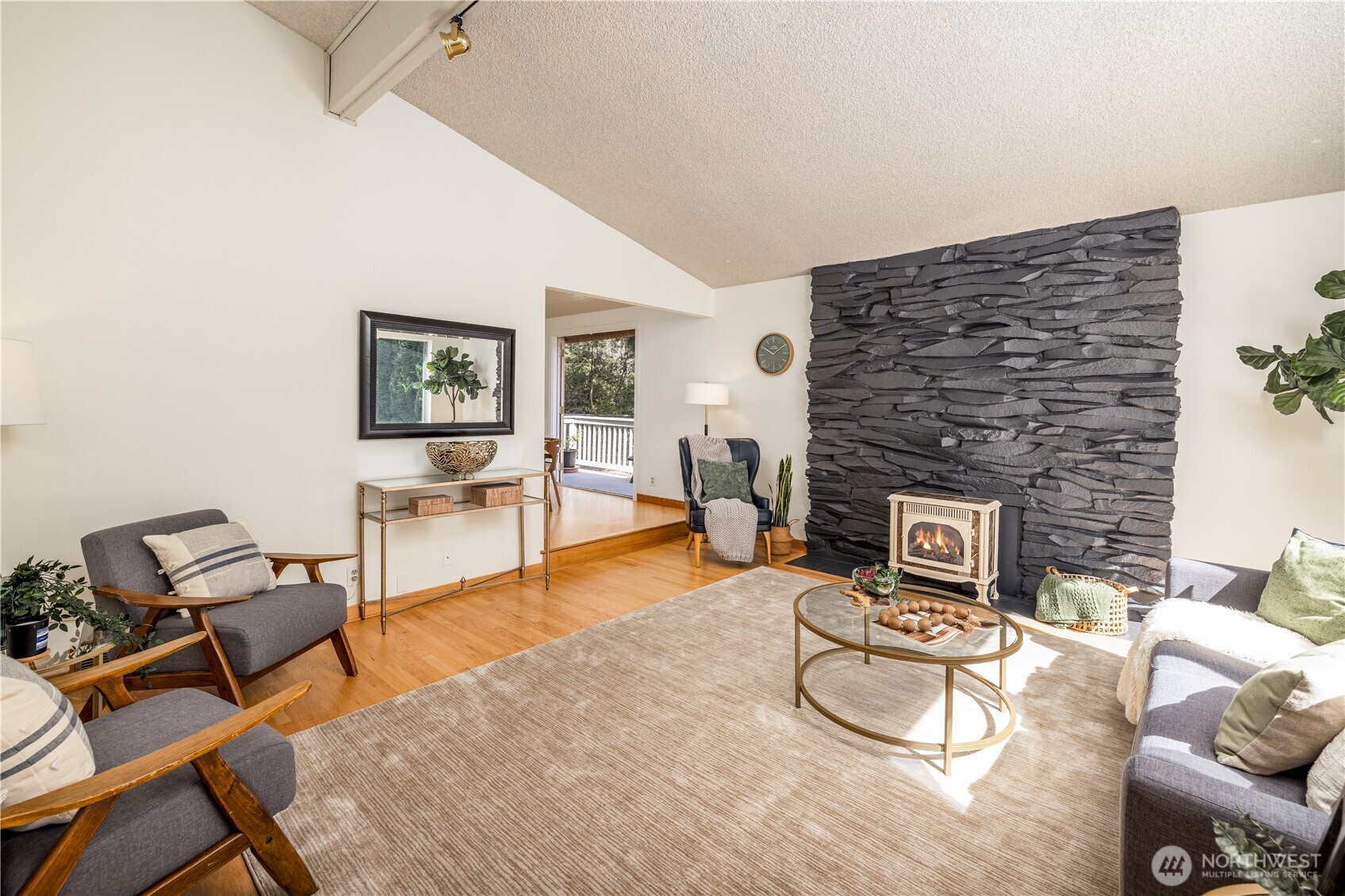 8523 224th Street Southwest Edmonds, WA 98026 - Photo 8 of 38