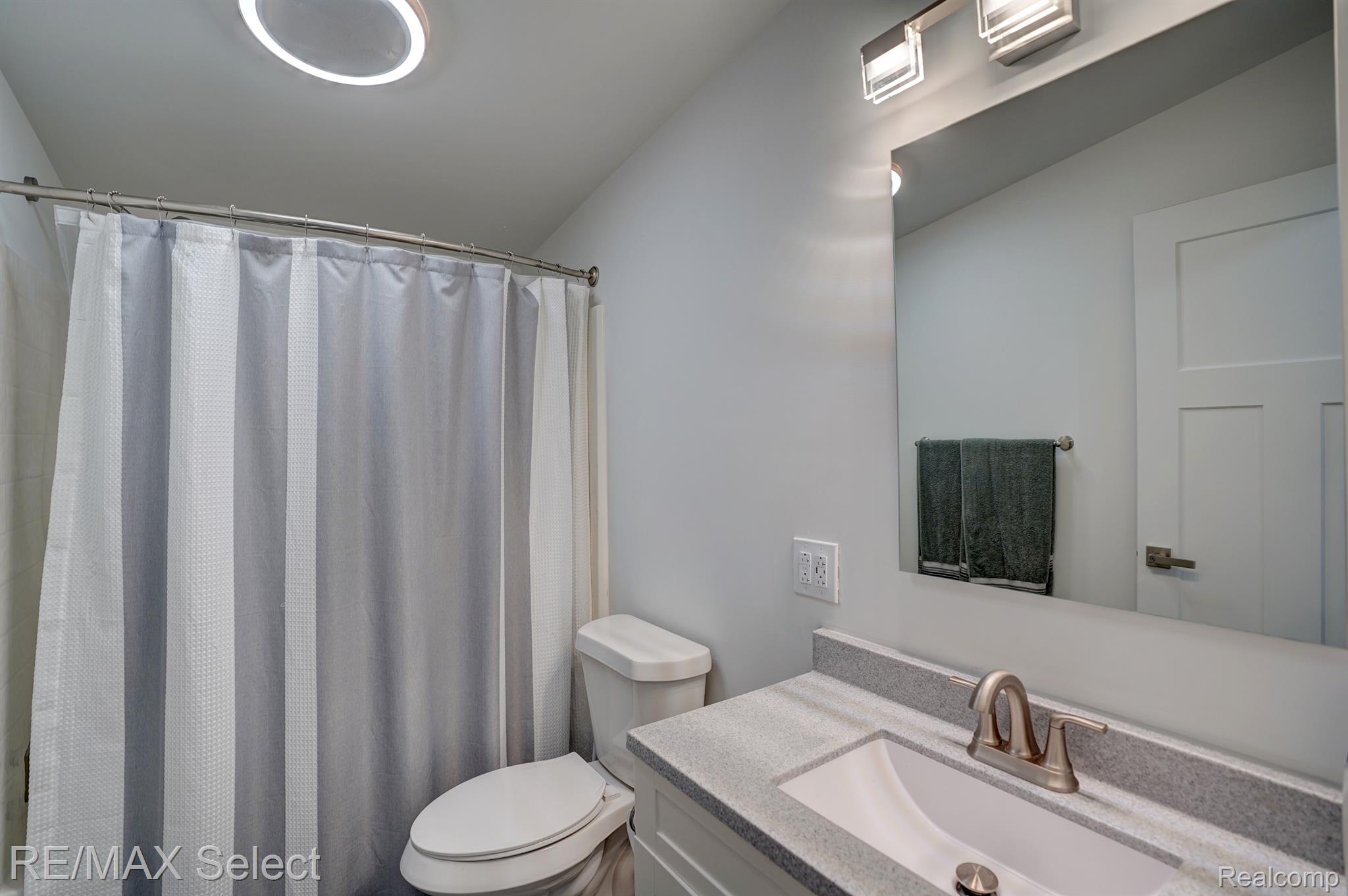 6106 Carpenter Road Flushing, MI 48433 - Photo 30 of 37 Gallery Image 30