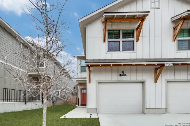 a view front of house with yard