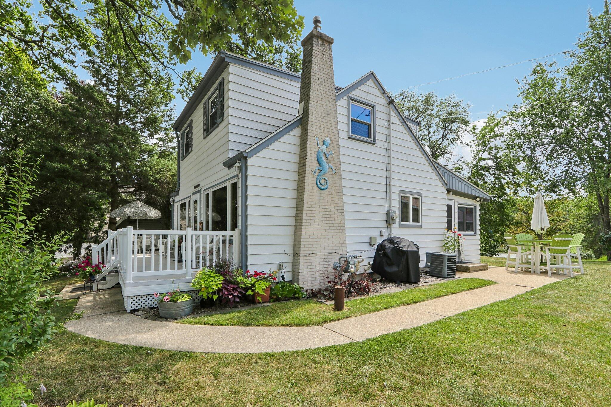 4424 Riverside Road Waterford, WI 53185 - Photo 2 of 61 2-web-or-mls-Riverside Rd-S2407-002