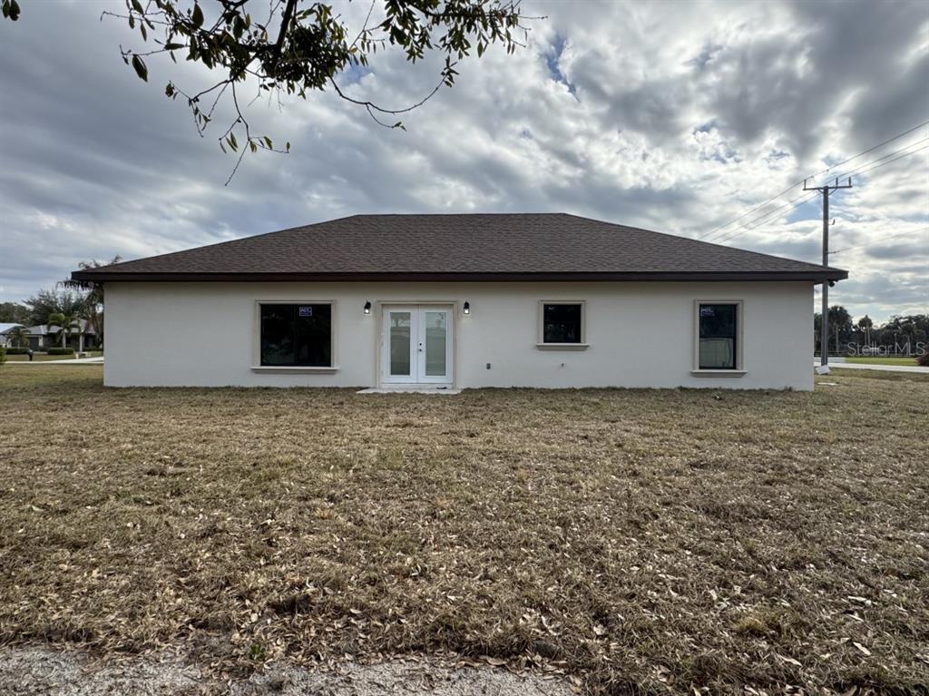 2383 Southwest 2nd Court Okeechobee, FL 34974 - Photo 16 of 48 a house with a outdoor space