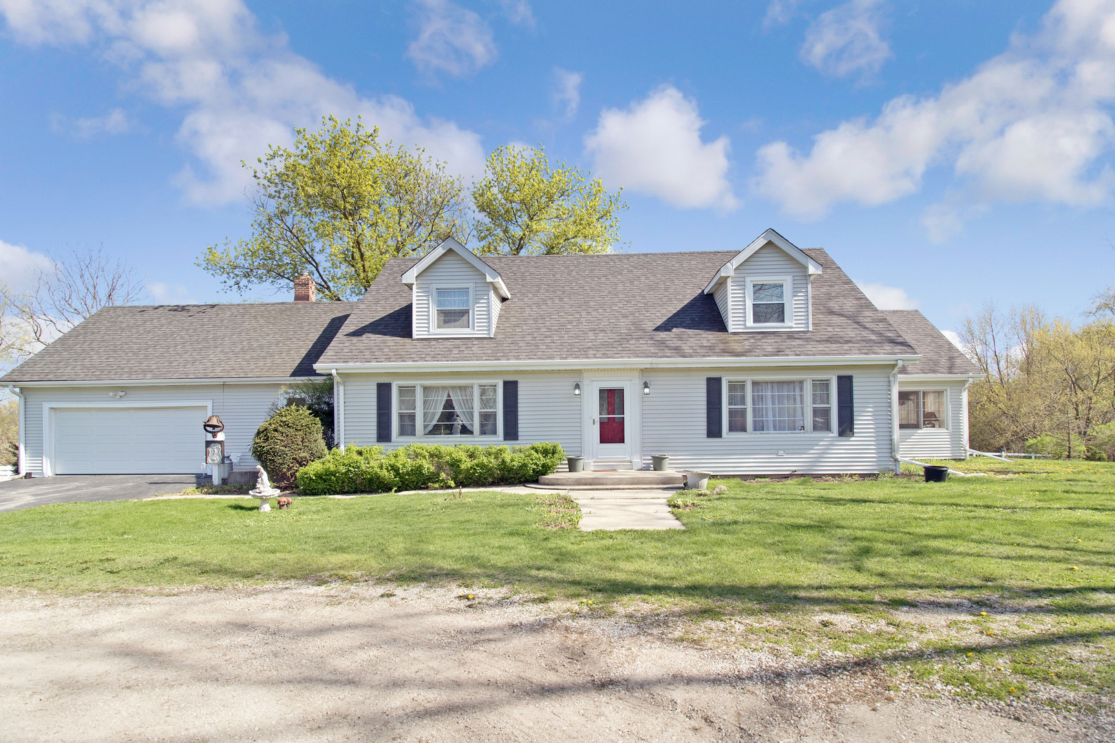 30W391 Lysle Road Wayne, IL 60184 - Photo 3 of 50