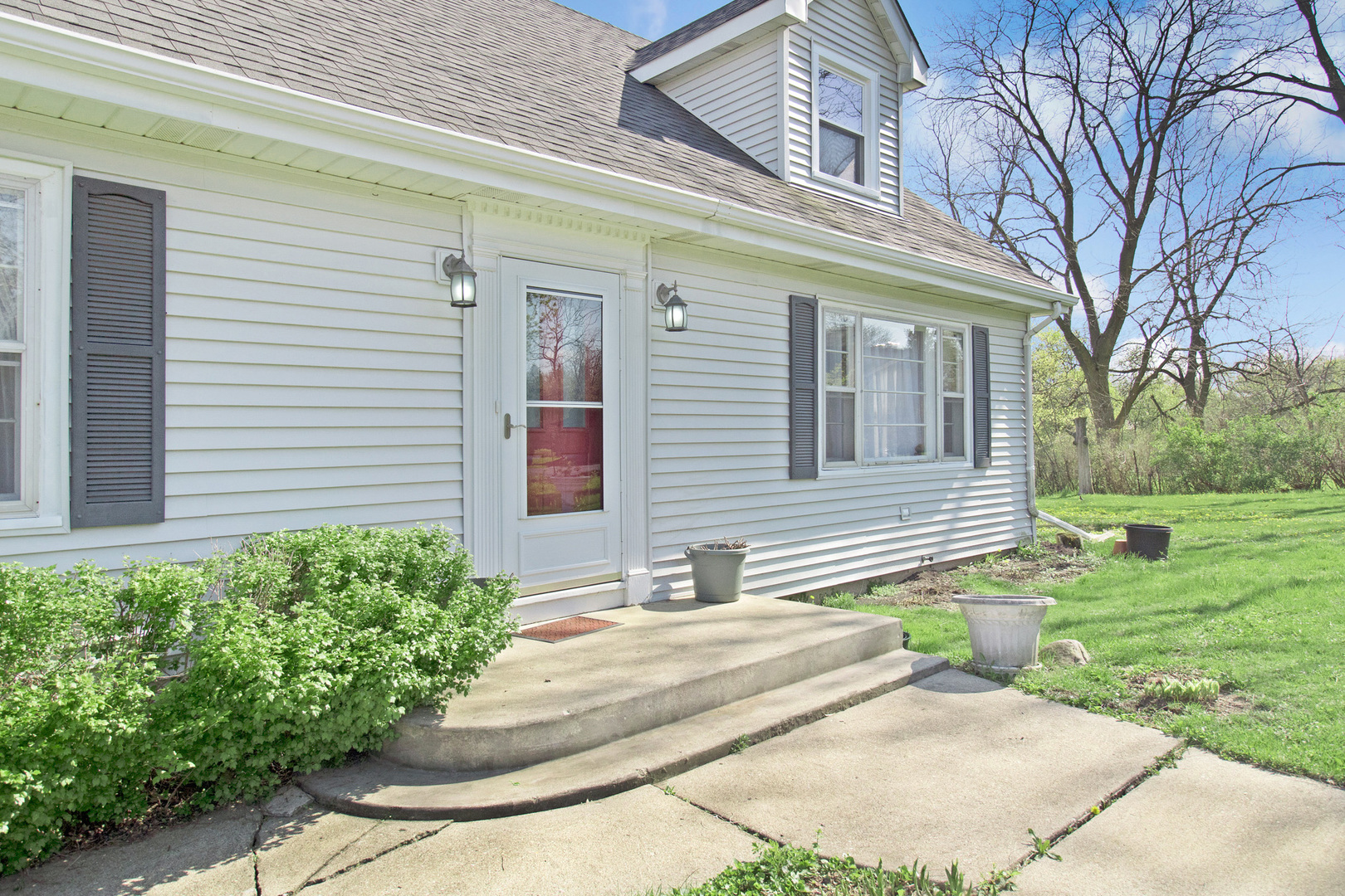 30W391 Lysle Road Wayne, IL 60184 - Photo 5 of 50