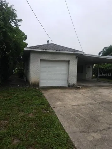 a house view with a outdoor space