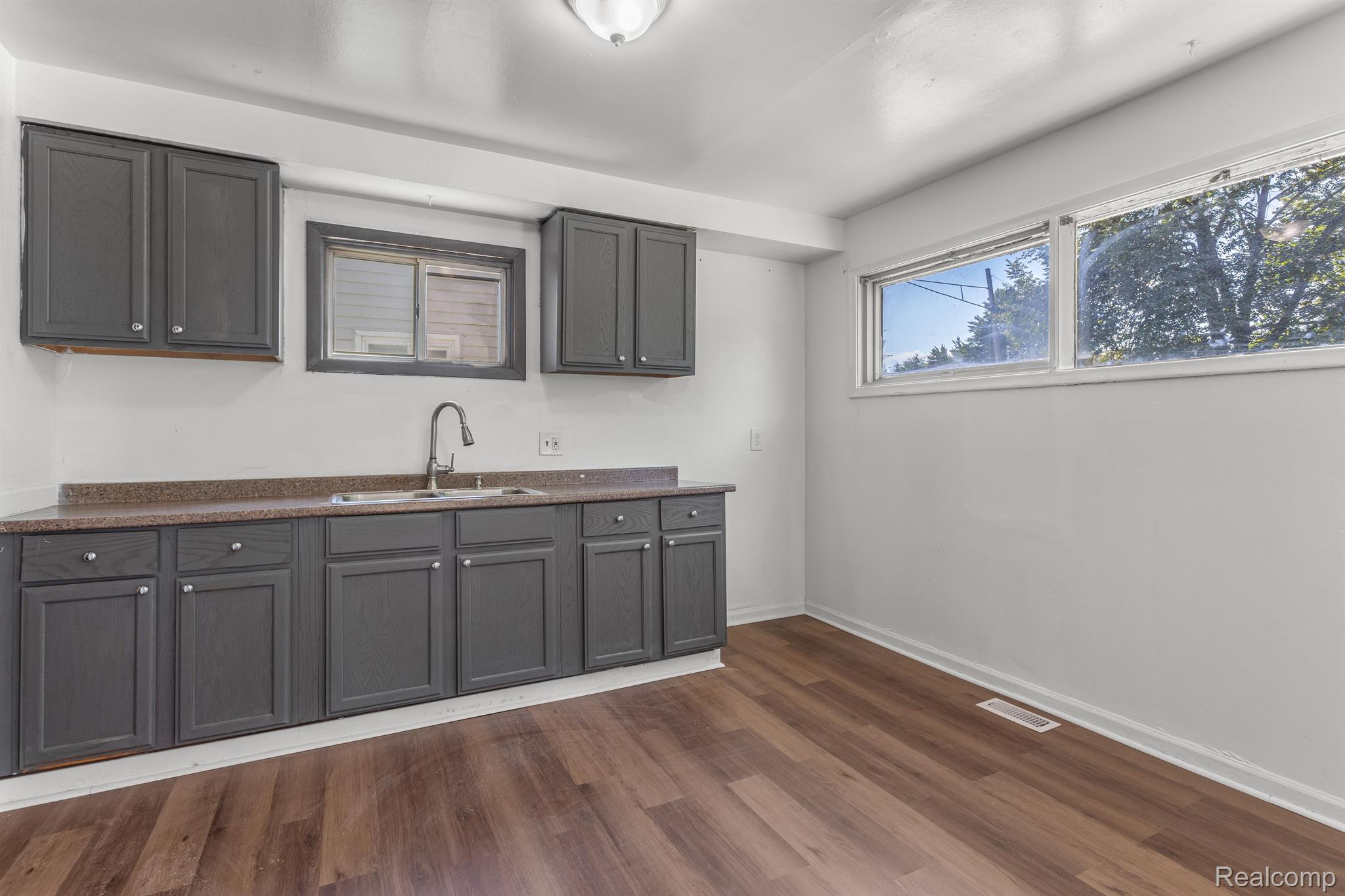 26342 Hopkins Street Inkster, MI 48141 - Photo 8 of 26 Gallery Image 8