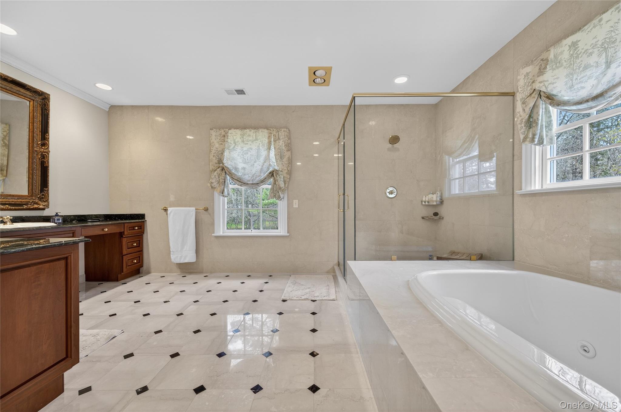 1862 Muttontown Road Syosset, NY 11791 - Photo 17 of 33