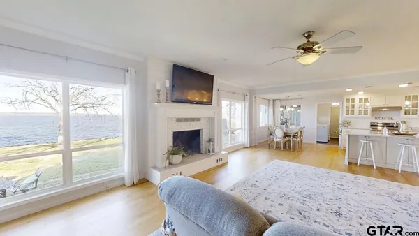 $849,999 | 21028 Bay Shore Drive, Flint, TX 75762