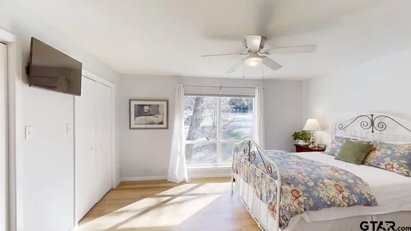 $849,999 | 21028 Bay Shore Drive, Flint, TX 75762