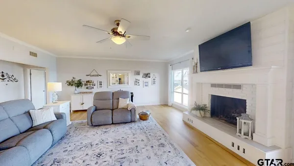 $849,999 | 21028 Bay Shore Drive, Flint, TX 75762