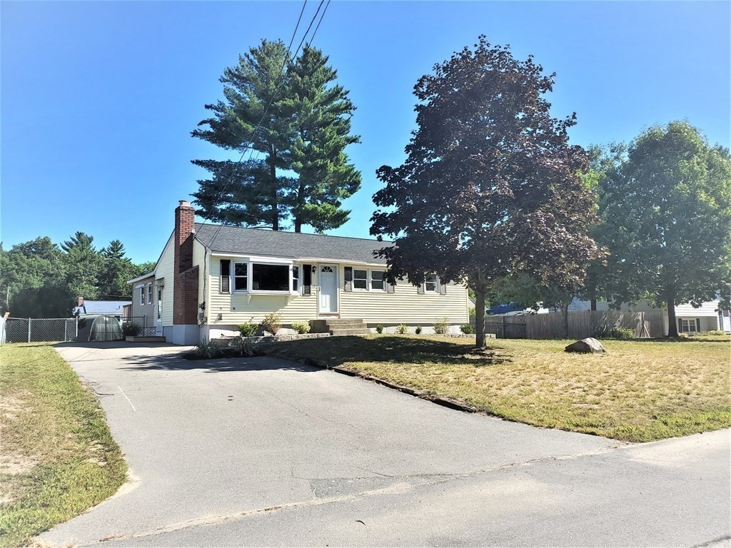 17 Oakland Road Pepperell, MA 01463 - Photo 1 of 15 Gallery Image 1