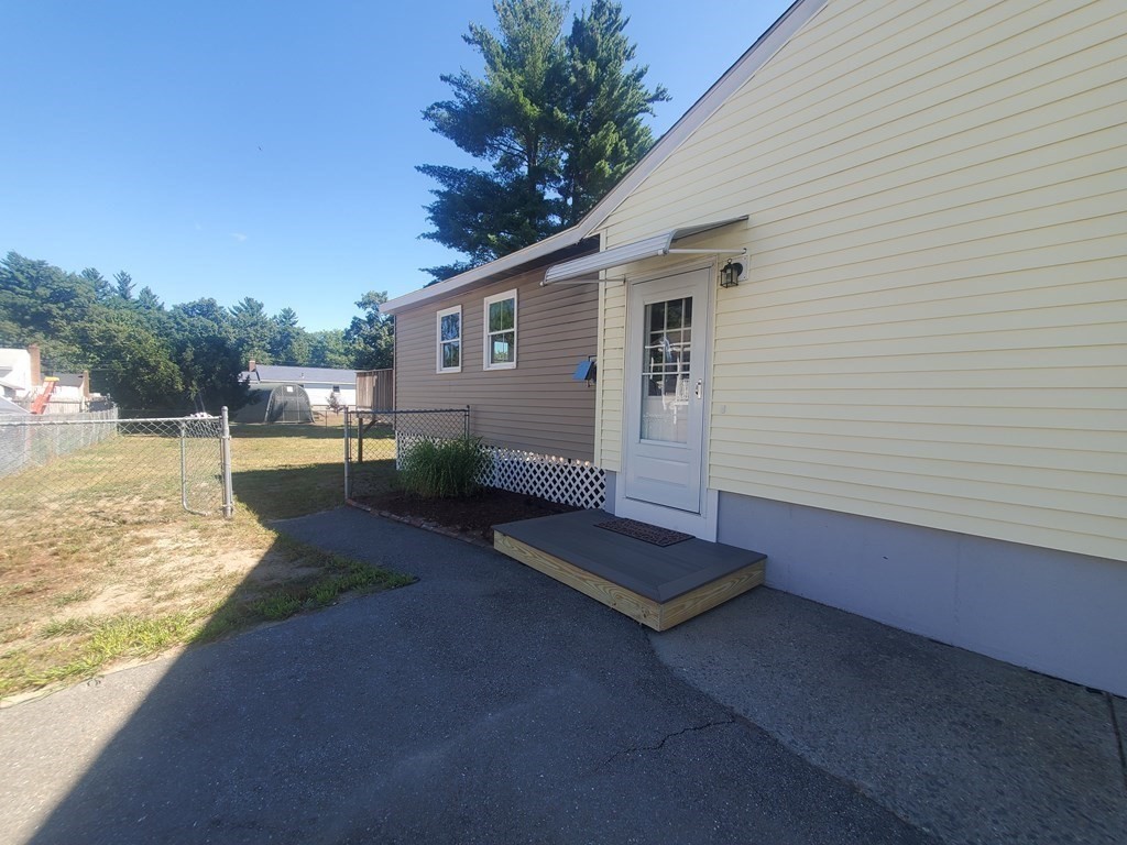 17 Oakland Road Pepperell, MA 01463 - Photo 2 of 15 Gallery Image 2