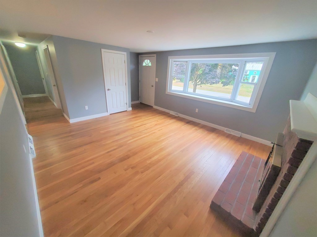 17 Oakland Road Pepperell, MA 01463 - Photo 5 of 15 Gallery Image 5