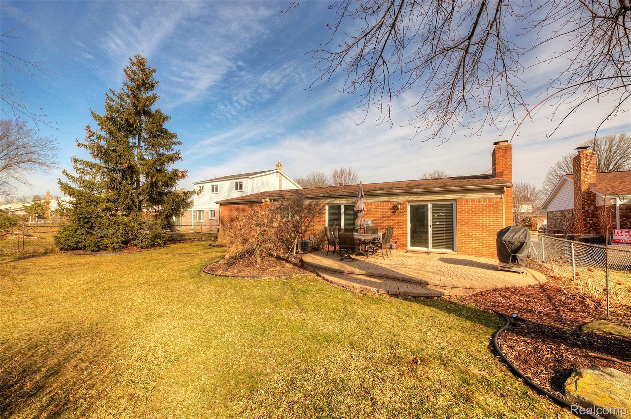 44151 Arlington Road Canton, MI 48187 - Photo 29 of 29 29 Back Yard.jpg