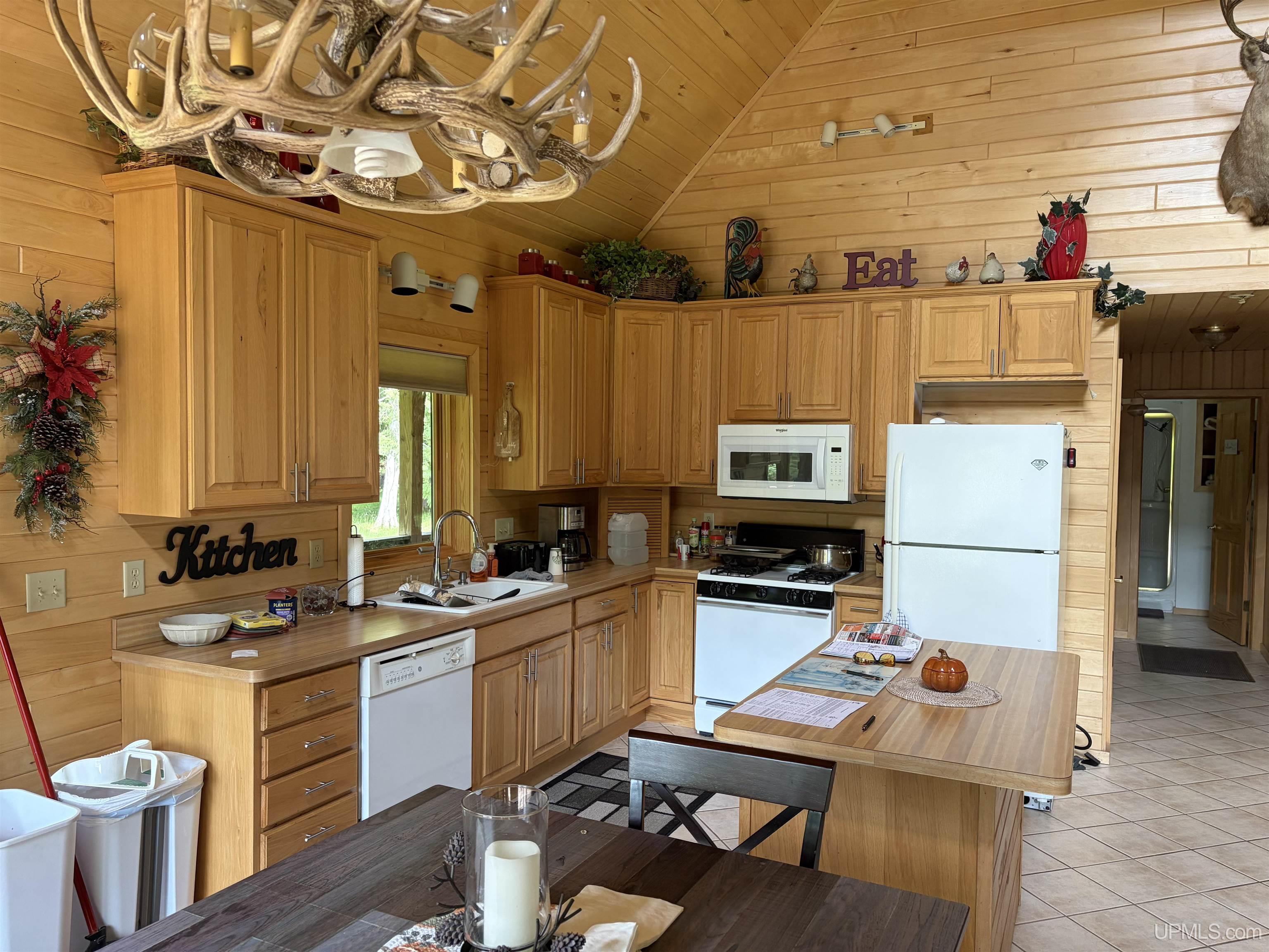 5109 River Road Manistique, MI 49854 - Photo 17 of 39