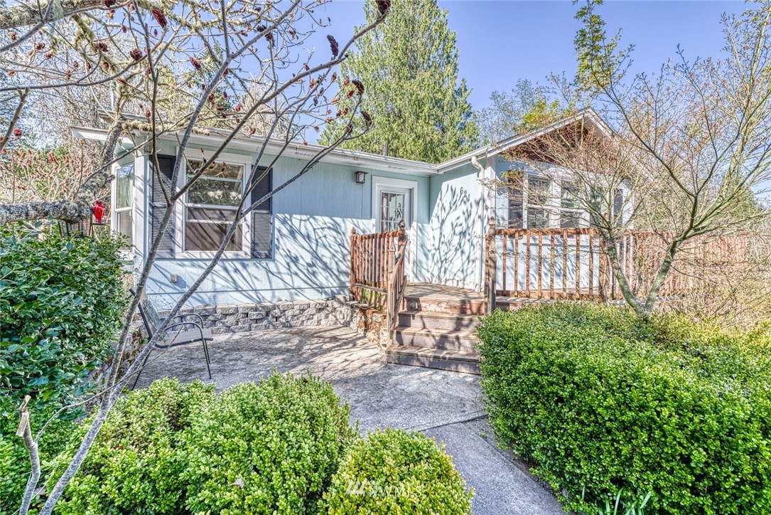 621 Cornwall Road Northwest Lakebay, WA 98349 - Photo 1 of 36