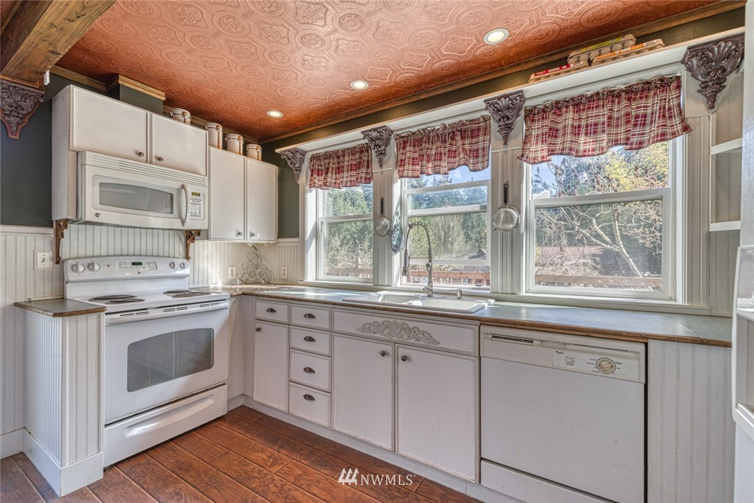 621 Cornwall Road Northwest Lakebay, WA 98349 - Photo 10 of 36