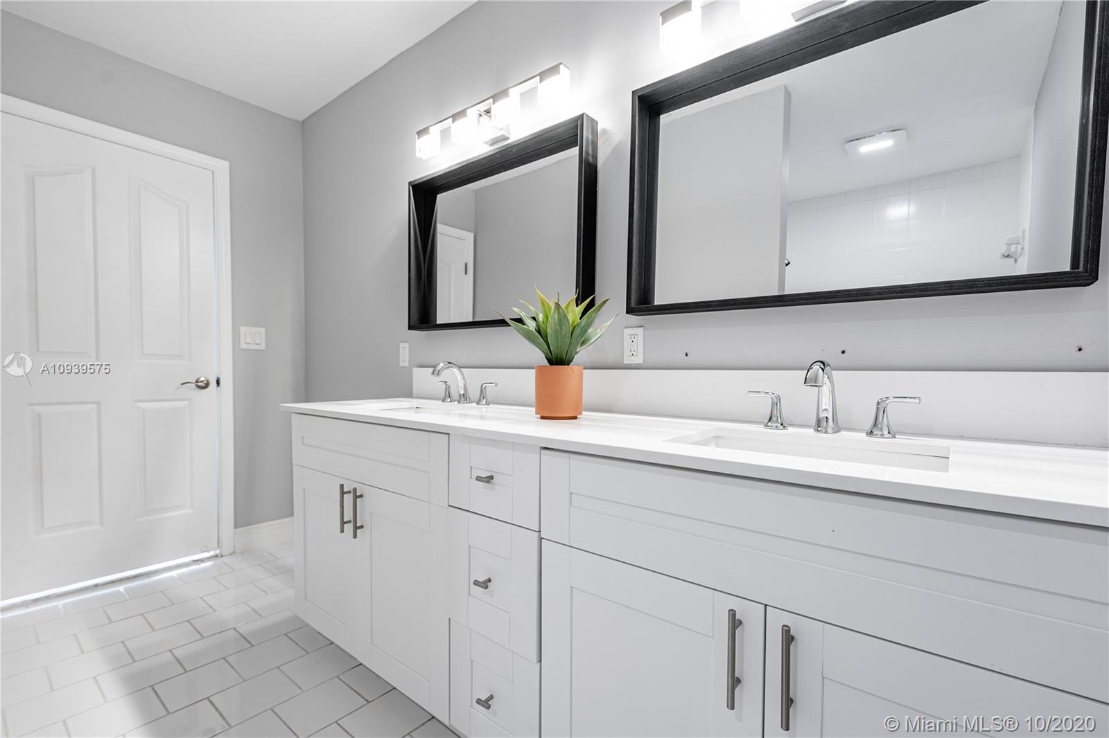3684 Northwest 3rd Avenue Boca Raton, FL 33431 - Photo 17 of 44 Main Bathroom