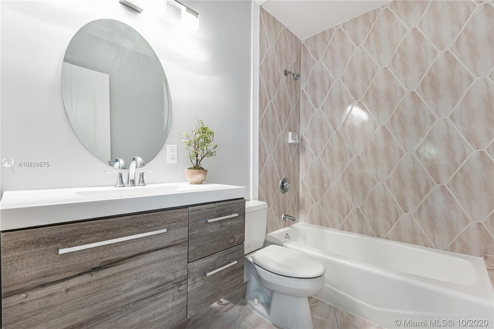 3684 Northwest 3rd Avenue Boca Raton, FL 33431 - Photo 24 of 44 Guest Bathroom