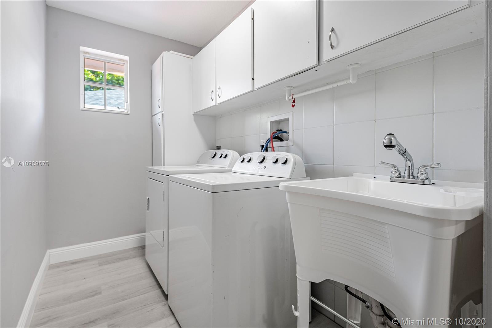 3684 Northwest 3rd Avenue Boca Raton, FL 33431 - Photo 33 of 44 Laundry Room