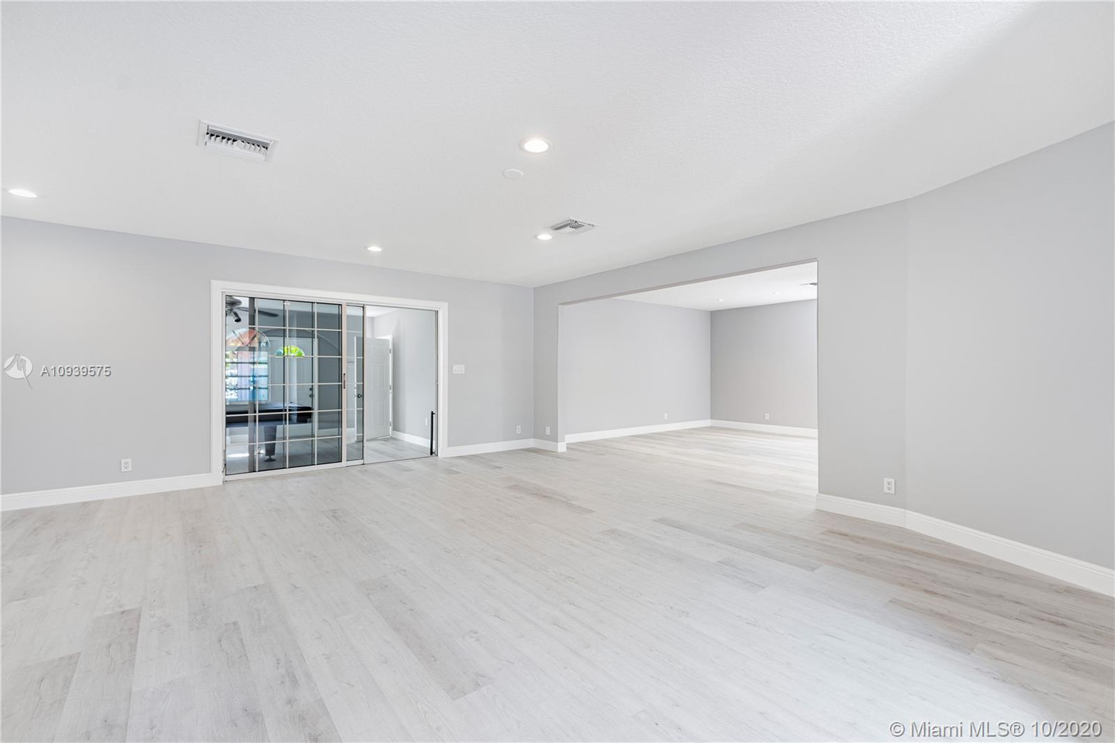 3684 Northwest 3rd Avenue Boca Raton, FL 33431 - Photo 5 of 44 Living room