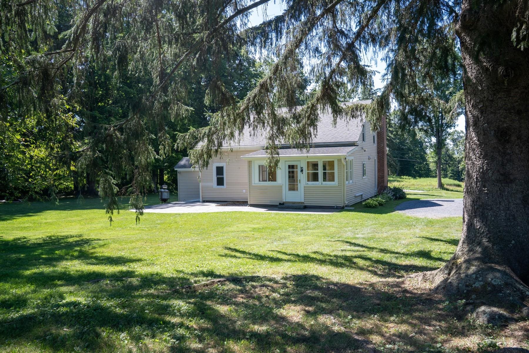 374 Overlea Road Bennington, VT 05201 - Photo 4 of 30