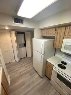 $2,200 | 1280 South Alhambra Circle, Unit 1221, Coral Gables, FL 33146