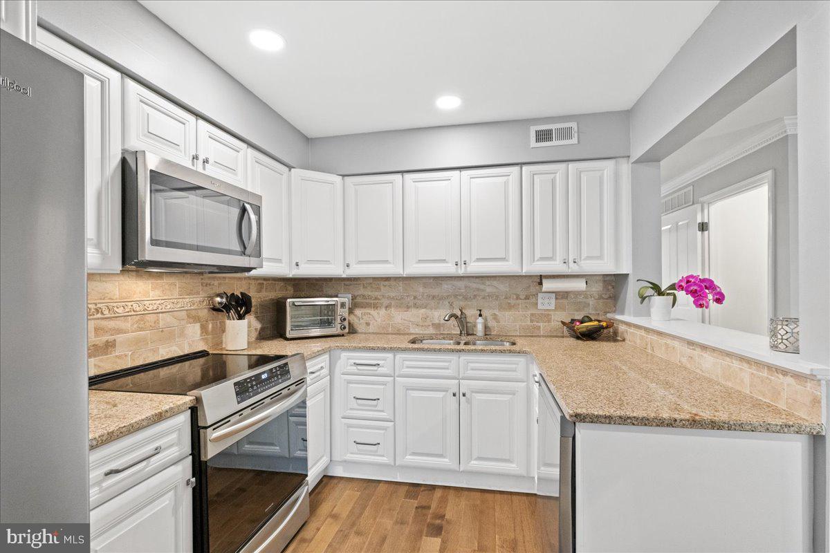 515 Brickhouse Road Princeton, NJ 08540 - Photo 9 of 24 Kitchen