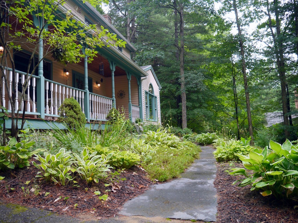 40 Woodlot Road Amherst, MA 01002 - Photo 2 of 26 Gallery Image 2
