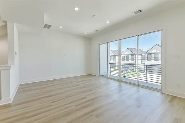 $2,600 | 5703 Balbo Street, Unit F, Houston, TX 77091