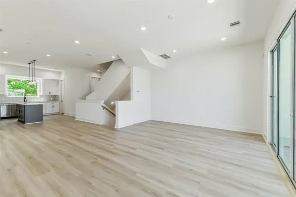 $2,600 | 5703 Balbo Street, Unit F, Houston, TX 77091