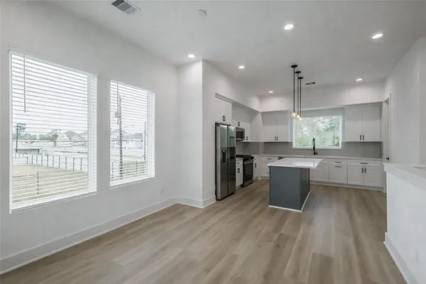 $2,600 | 5703 Balbo Street, Unit F, Houston, TX 77091