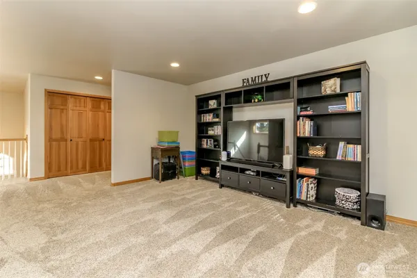 $875,000 | 13418 159th St Court East, Puyallup, WA 98374