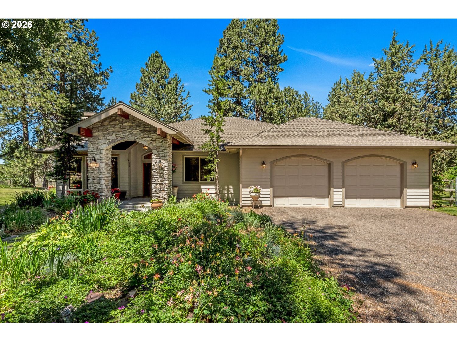 64464 Collins Road Bend, OR 97703 - Photo 2 of 48