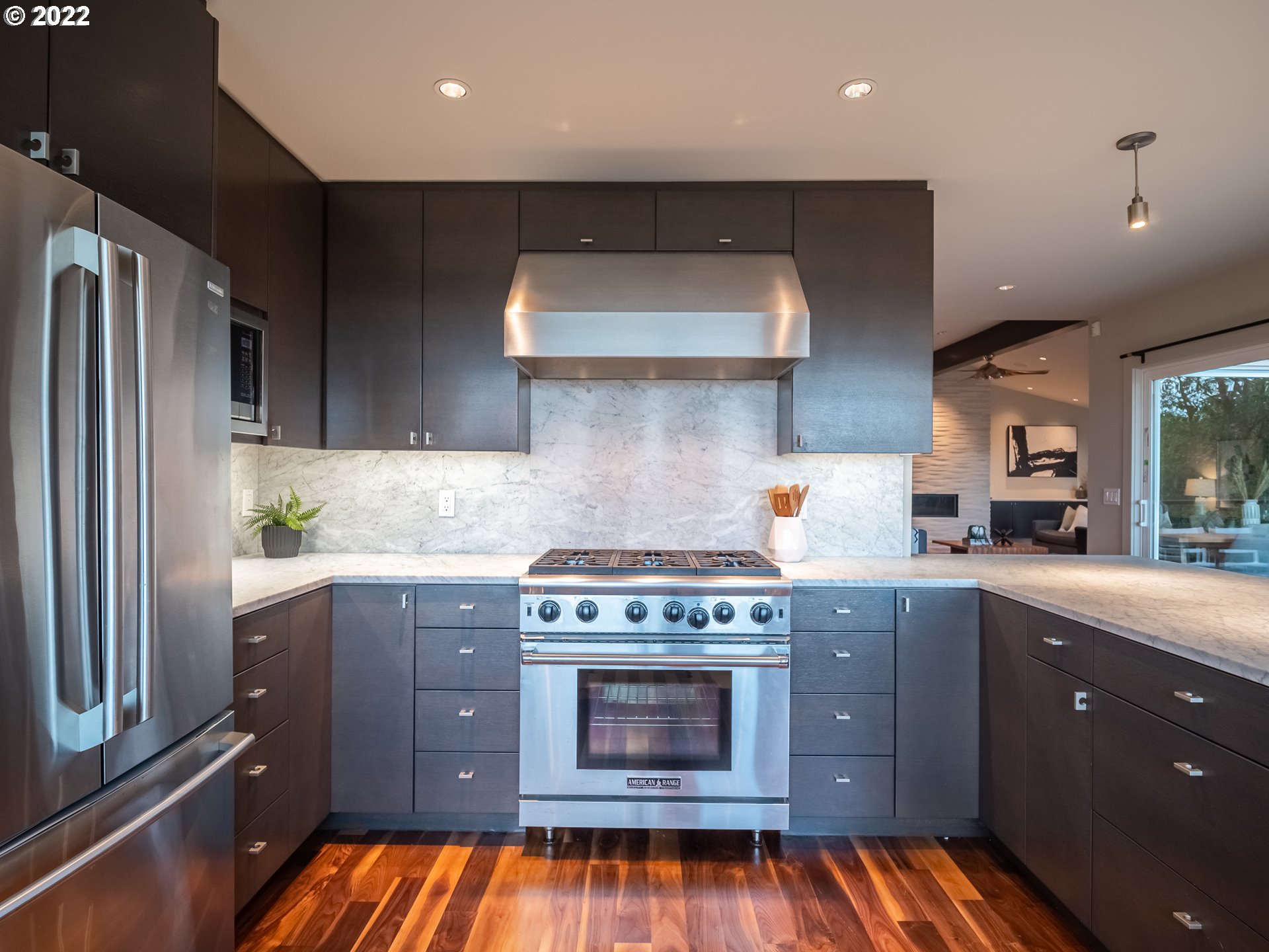 1049 Southwest Rivington Drive Portland, OR 97201 - Photo 15 of 32 Gallery Image 15